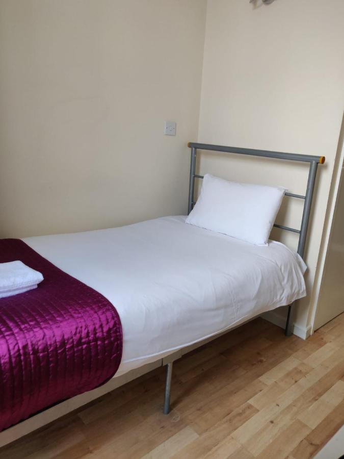 Kings Cross Hotel Лондон Экстерьер фото