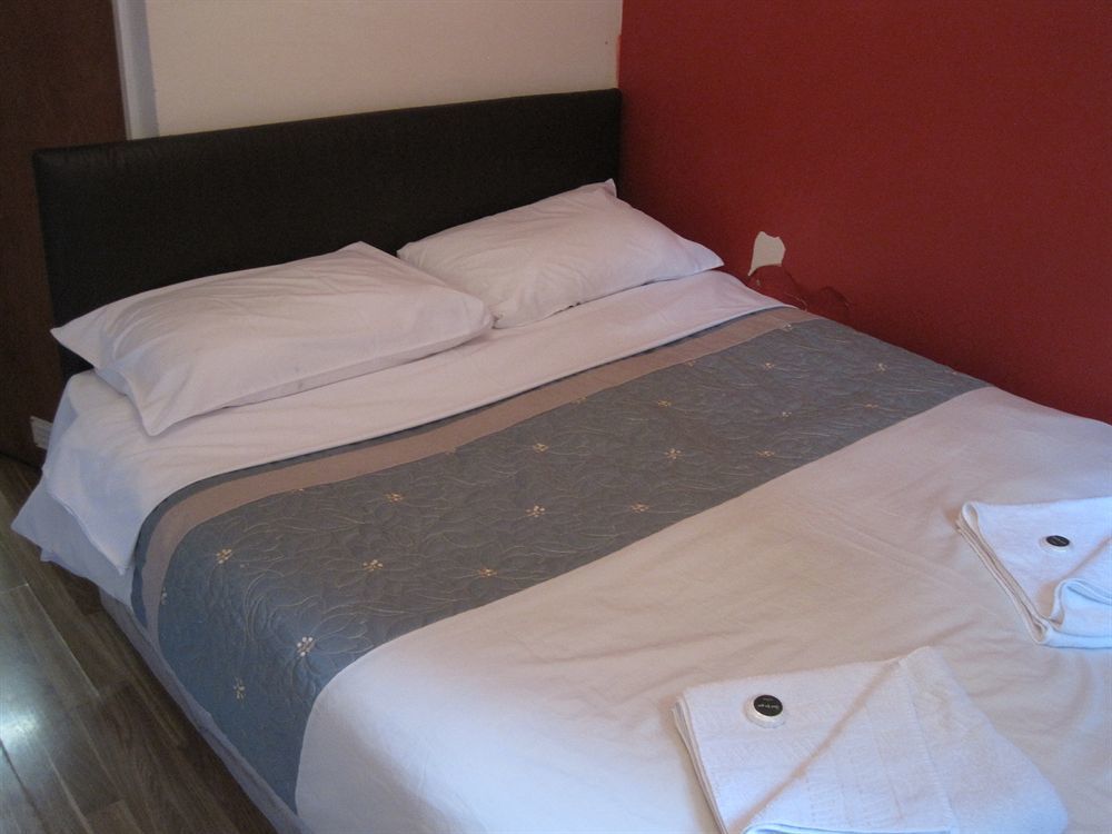Kings Cross Hotel Лондон Экстерьер фото