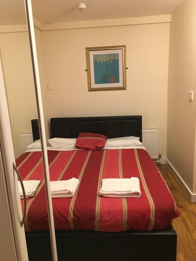 Kings Cross Hotel Лондон Экстерьер фото
