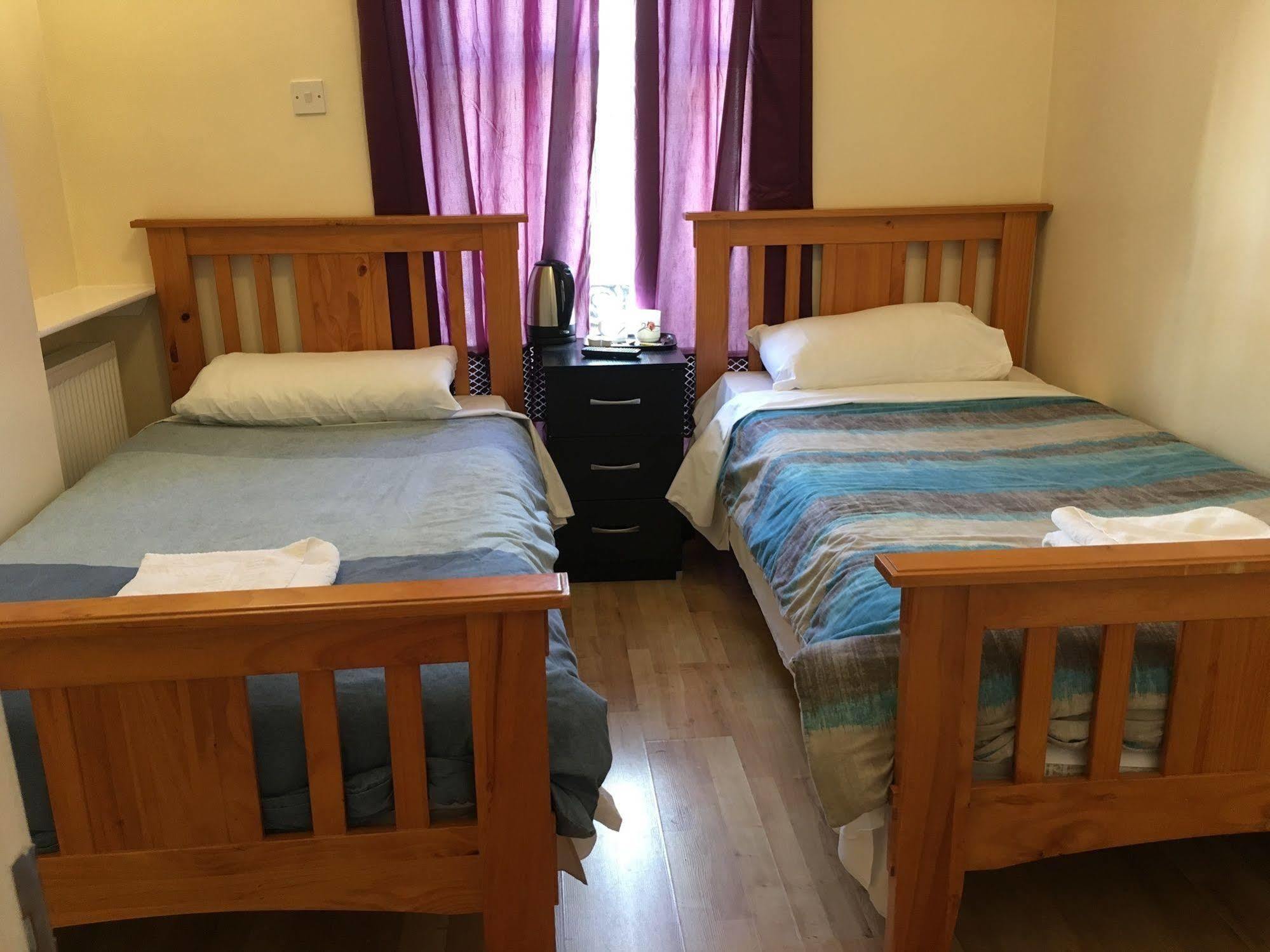 Kings Cross Hotel Лондон Экстерьер фото