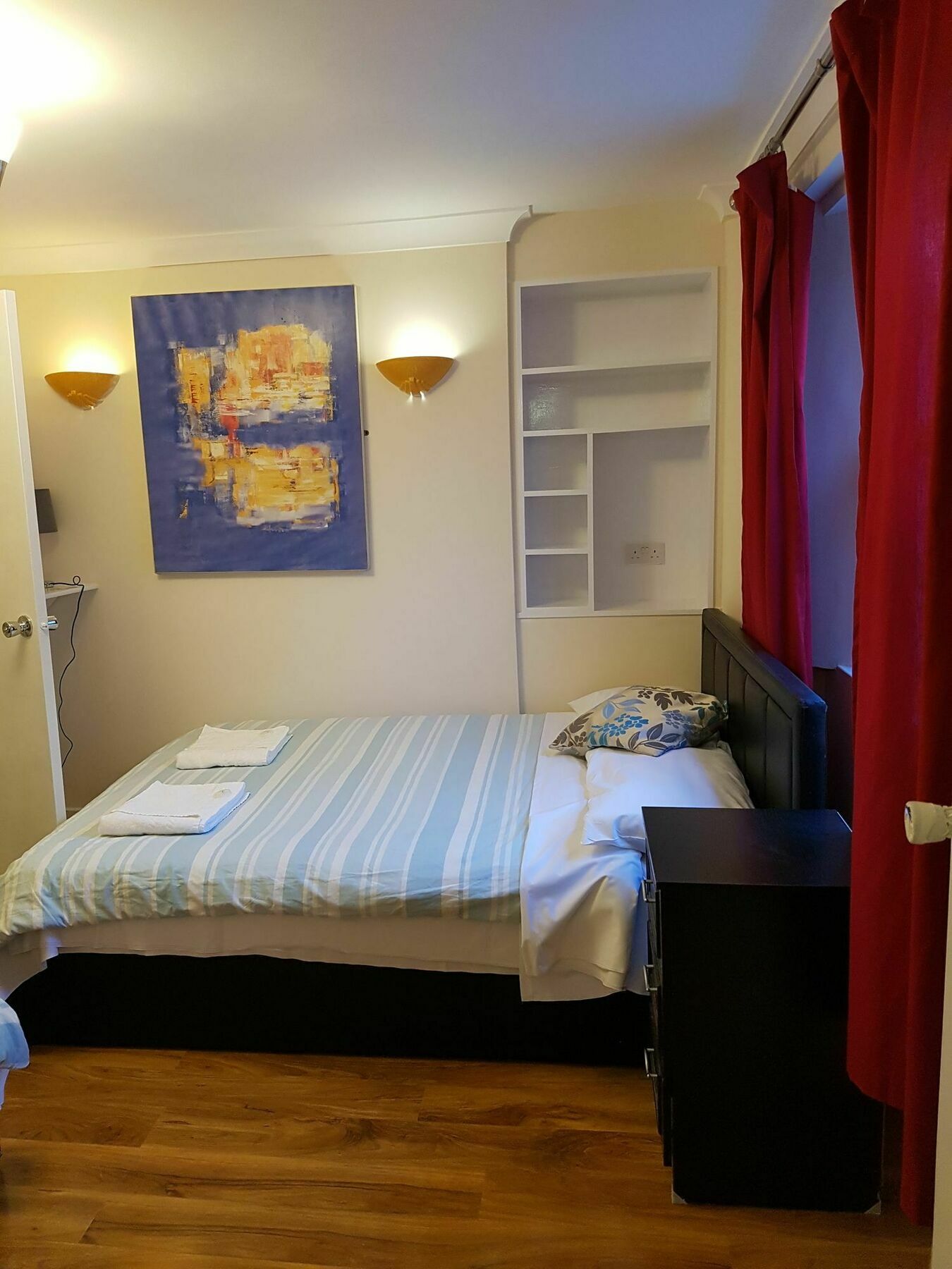 Kings Cross Hotel Лондон Экстерьер фото