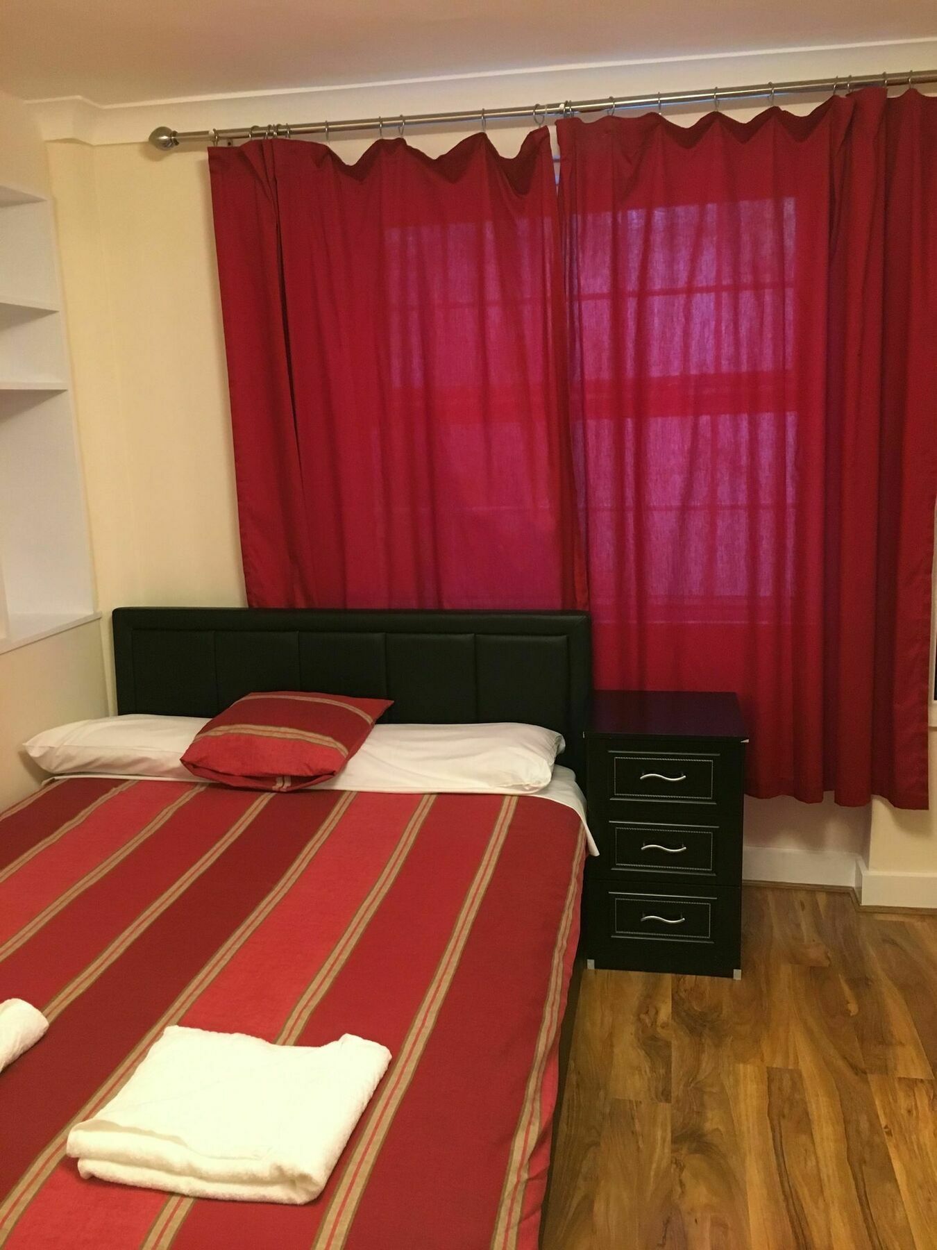 Kings Cross Hotel Лондон Экстерьер фото