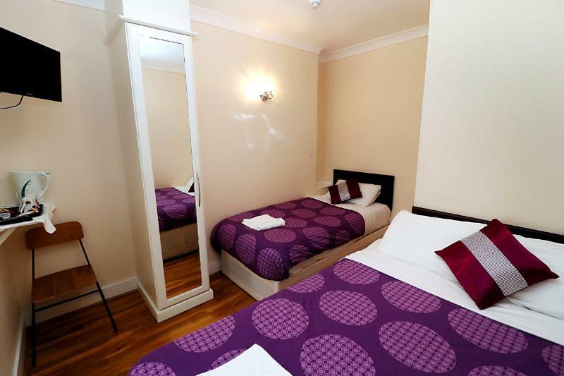 Kings Cross Hotel Лондон Экстерьер фото